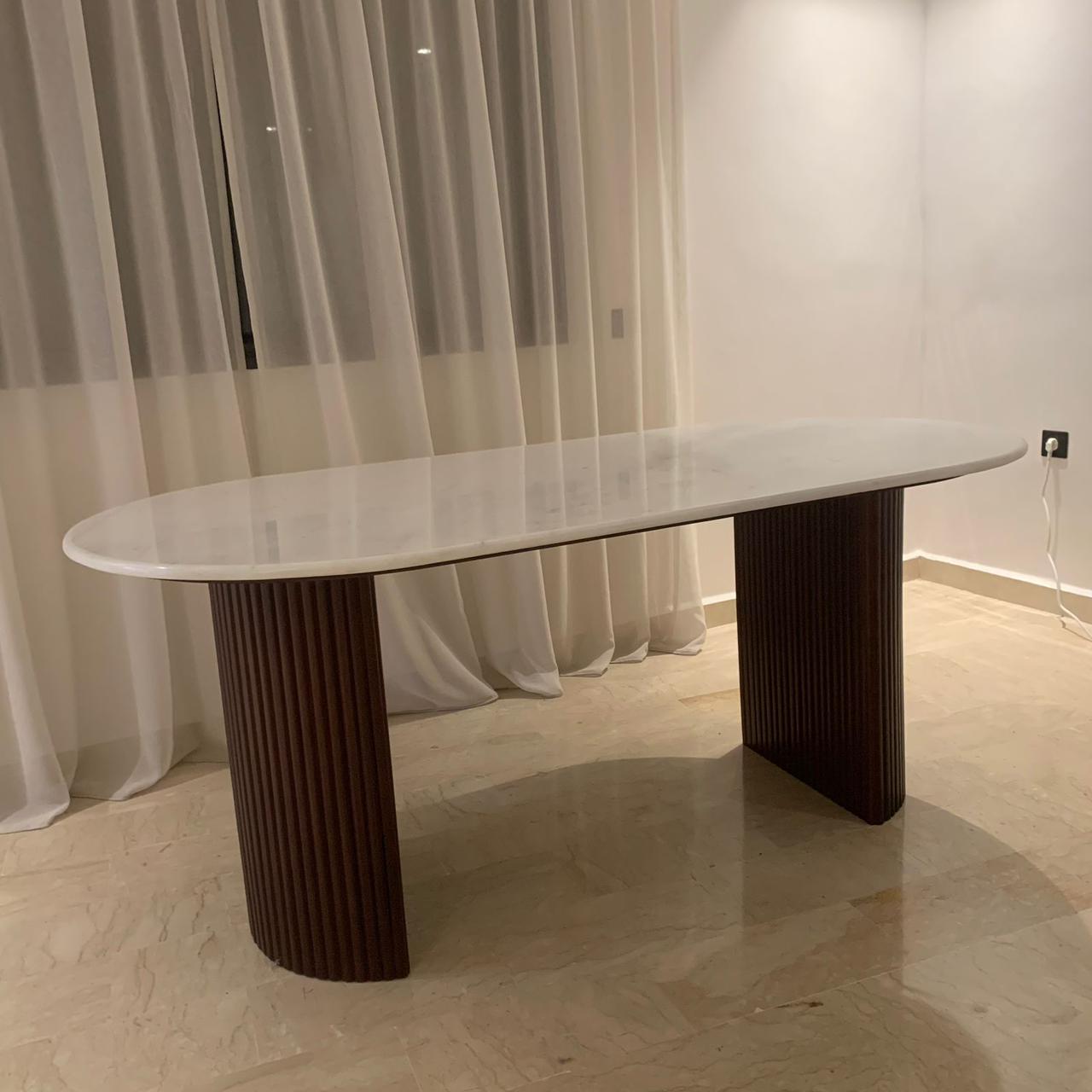 Kamar Dining Table